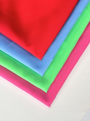 100% переработанный полиэстерный ткань, расчесываемая персиковая кожа пляжные брюки куртка ткань