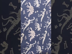 92% полиэстер, 8% спандекс, 165 грамм, печатная ткань, которая меняет цвет при воздействии воды